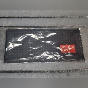 Ray Ban Cleansing Cloth